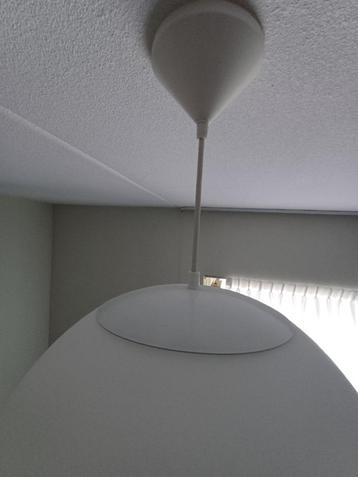Mat glazen bollamp beschikbaar voor biedingen