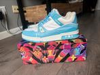 Lv trainer sneakers baby sky maat 44, Blauw, Ophalen of Verzenden, Louis Vuitton, Sneakers of Gympen