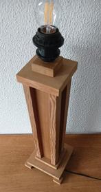 vintage grenen houten  lampenvoet, Huis en Inrichting, Lampen | Tafellampen, Gebruikt, 50 tot 75 cm, Vintage  design - Amsterdamse School stijl  - Scandinavisch