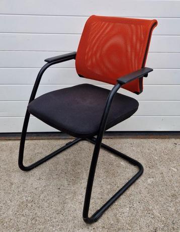 18 Sedus Vergaderstoelen kantine kantoor stoelen rood zwart beschikbaar voor biedingen