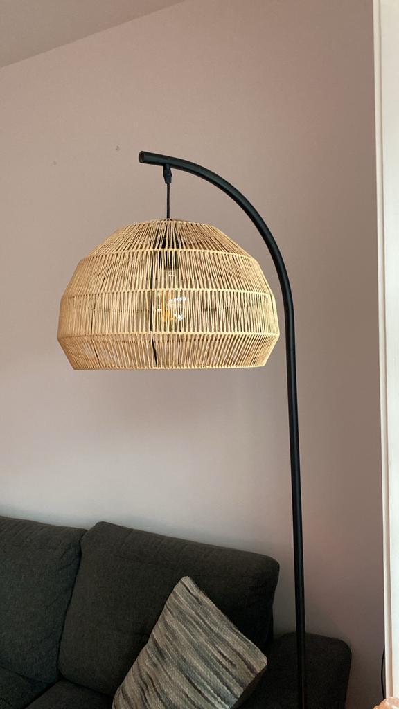 Stijlvolle Booglamp met Rotan Kap, Huis en Inrichting, Lampen | Vloerlampen, Zo goed als nieuw, 150 tot 200 cm, Metaal, Ophalen