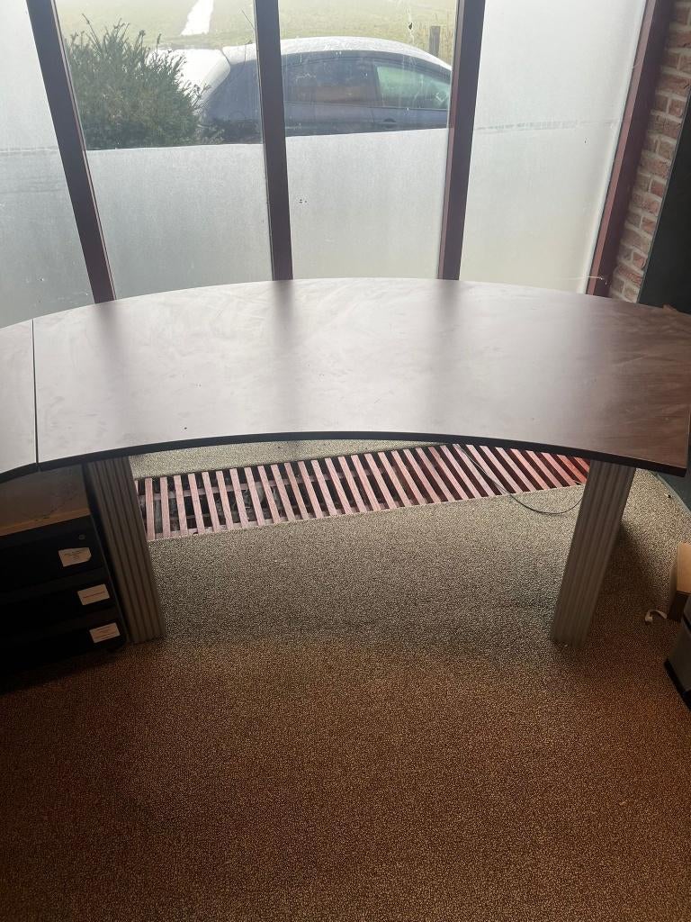 halfrond bureau, Ophalen, Zo goed als nieuw