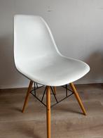 Scandinavische stoel wit, Huis en Inrichting, Stoelen, Ophalen, Kunststof, Gebruikt, Wit