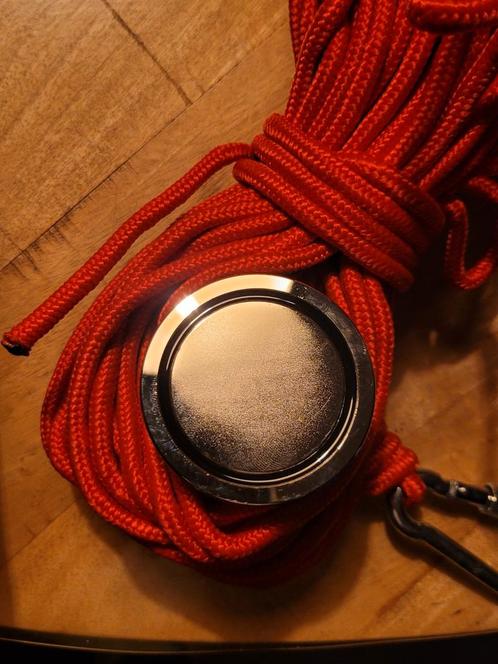 Magneetvissen vismagneet met 25 meter aan touw, Hobby en Vrije tijd, Overige Hobby en Vrije tijd, Zo goed als nieuw, Ophalen of Verzenden