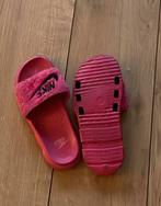 Roze Nike Slippers valt als 36, Kleding | Dames, Schoenen, Ophalen of Verzenden, Gedragen, Roze, Slippers