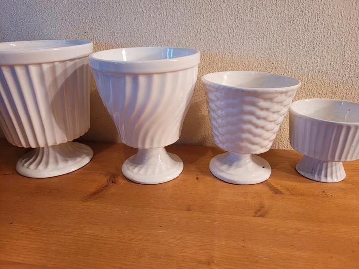 Romantische witte bloempot op voet Delfts wit Italy, Tuin en Terras, Bloempotten, Zo goed als nieuw, Aardewerk, Binnen, Balkon