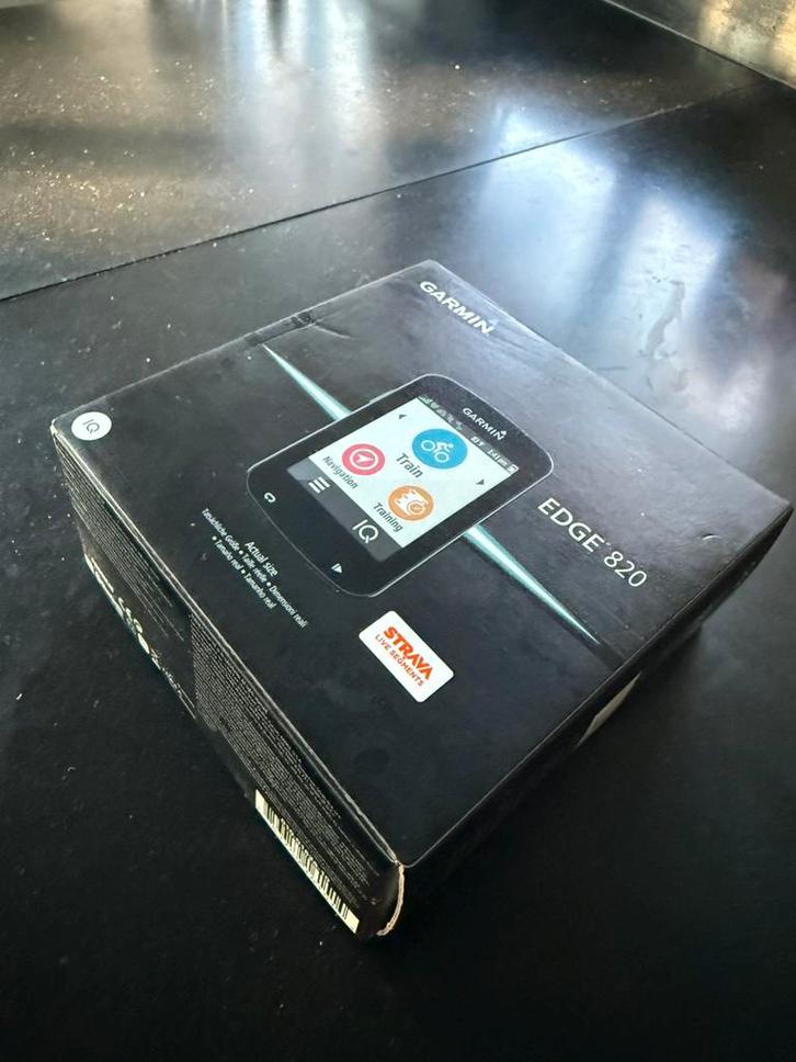 Garmin Edge 820, Fietsen en Brommers, Fietsaccessoires | Fietscomputers, Gebruikt, Cadanssensor, Draadloos, GPS, Hartslagsensor