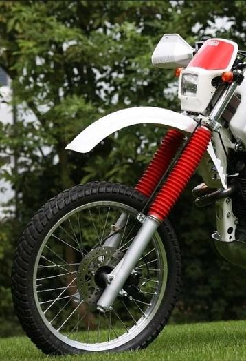 *Gezocht* Yamaha TT 600 3SW voorvork + rem beschikbaar voor biedingen