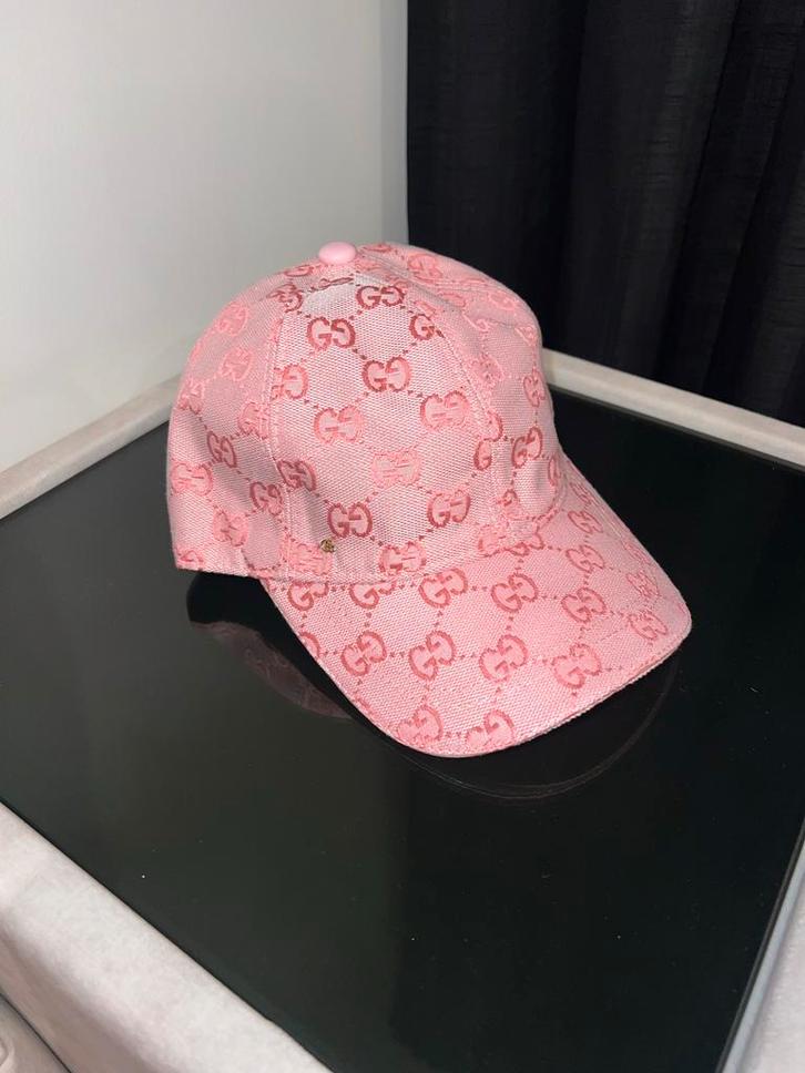 Gucci Pet Roze - Nieuwstaat, Kleding | Dames, Hoeden en Petten, Zo goed als nieuw, Pet, One size fits all, Ophalen of Verzenden