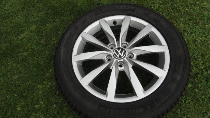 Volkswagen Passat,T-Roc alu velgen nieuw,winterbanden 17inch, Auto-onderdelen, Banden en Velgen, Banden en Velgen, Winterbanden