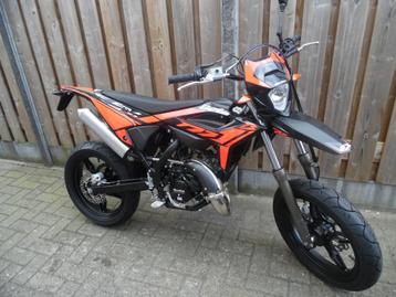 Beta Motard Euro 5+ zw/rd w/rd en X 2025 beschikbaar voor biedingen