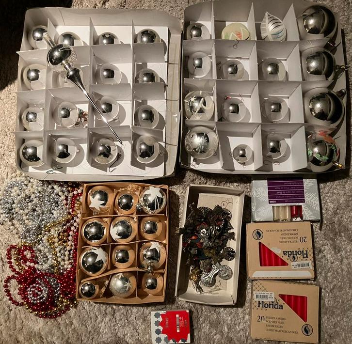 Partij vintage kerstballen, piek, slingers, kaarsjes, Diversen, Kerst, Gebruikt, Ophalen