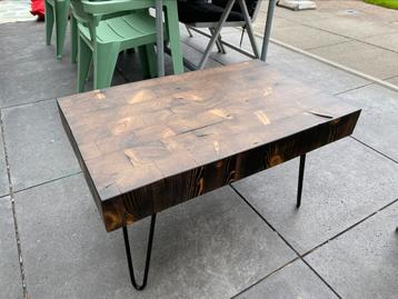 Unieke handgemaakte salontafel beschikbaar voor biedingen
