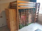 Houten hoogslaper met bijbehorende kast en speelgordijn, Ophalen of Verzenden, Gebruikt