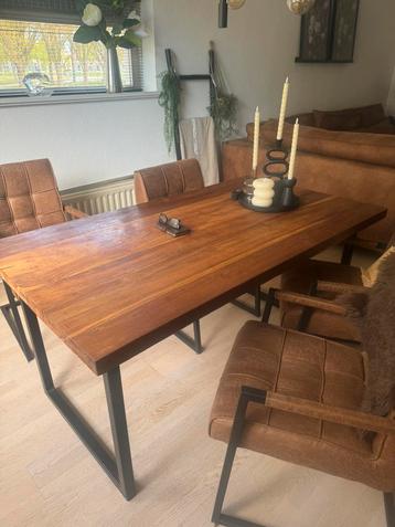 Eettafel teak , massief blad frame staal  deze week ophalen!