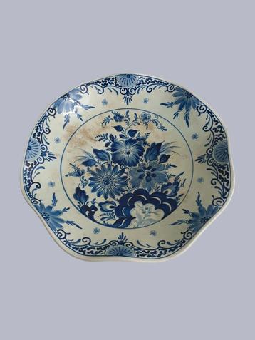 Zeldzaam Delfts Blauw Schaal Bord Bloemmotief beschikbaar voor biedingen
