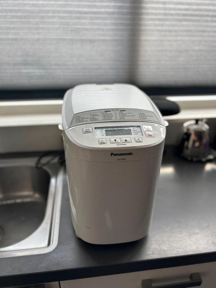 Panasonic Broodbakmachine SD-2500, Witgoed en Apparatuur, Broodbakmachines, Gebruikt, Met timer, Ophalen