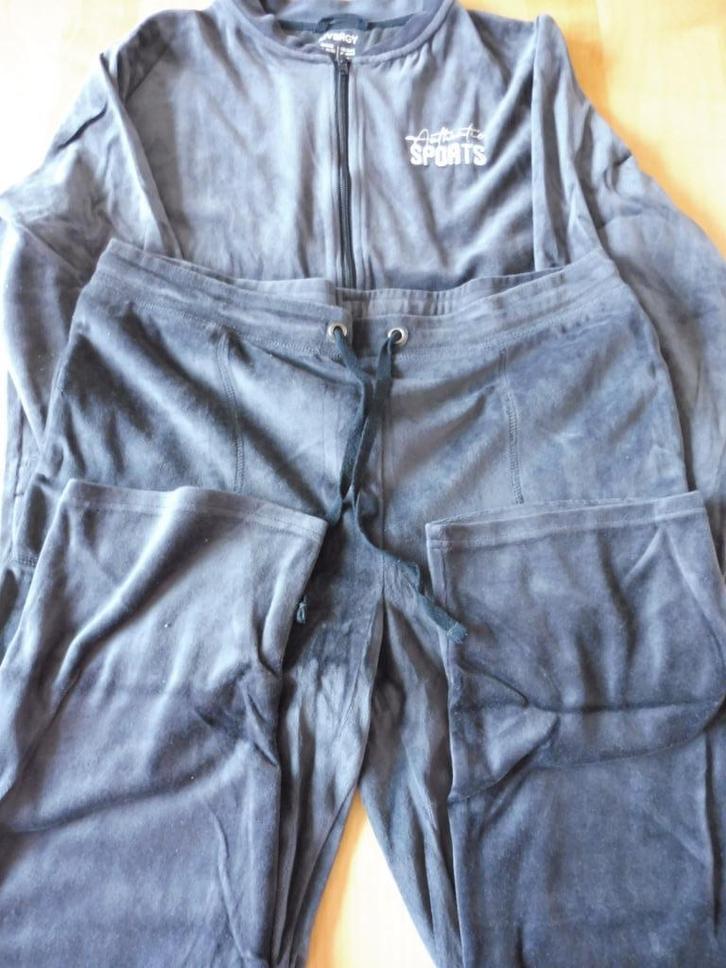 Zwart velours herenhuispak maat 56-58, Kleding | Heren, Sportkleding, Nieuw, Overige typen, Maat 56/58 (XL), Zwart, Ophalen of Verzenden