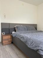 Queensize bed met nachtkastjes en nieuwe matras, Huis en Inrichting, Ophalen, Tweepersoons, Zo goed als nieuw, 200 cm