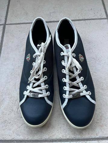 Blauwe Umbro Sneakers Maat 43 beschikbaar voor biedingen