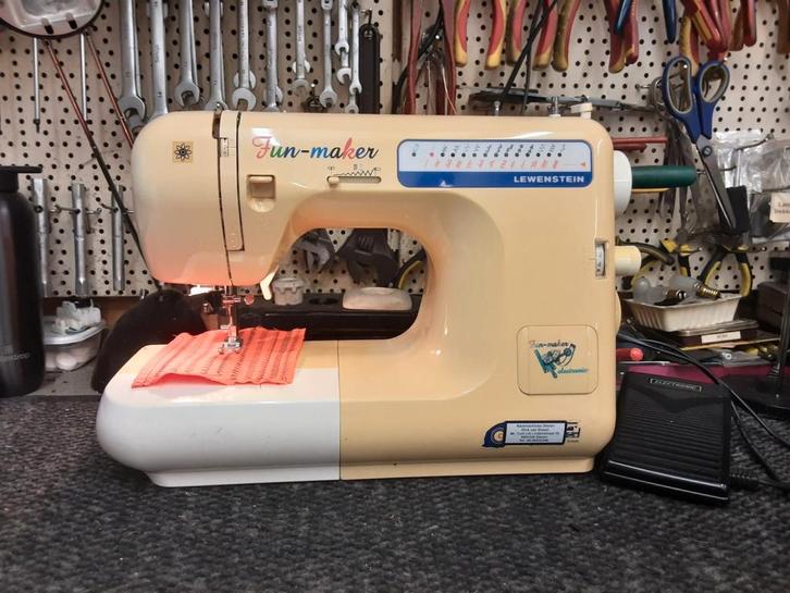 LEWENSTEIN FUN-MAKER  NAAIMACHINE MODEL 976, Hobby en Vrije tijd, Naaimachines en Toebehoren, Gebruikt, Lewenstein, Ophalen of Verzenden
