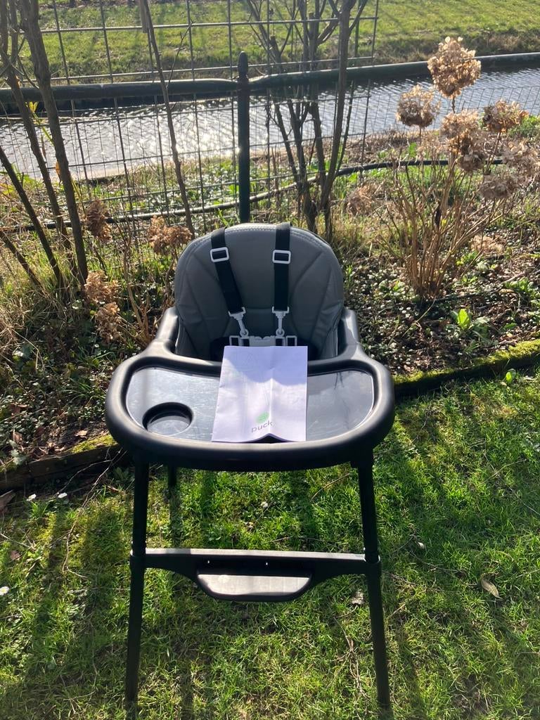 Kinderstoel zwart puck, Ophalen of Verzenden, Zo goed als nieuw, Meegroeistoel, Gordel(s)