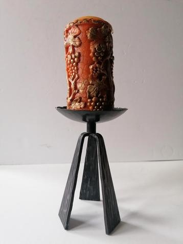 Brutalist Smeedijzeren Kaarsenstandaard + Kaars beschikbaar voor biedingen