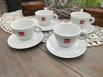 Illy cappuccino kop en schotels beschikbaar voor biedingen