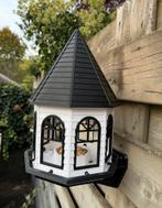 Mooi Voederhuisje voor Vogels - 25cm, Tuin en Terras, Vogelhuisjes en Vogelbaden, Ophalen of Verzenden, Nieuw