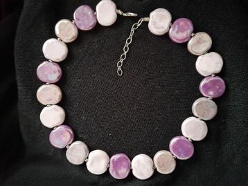 Stenen Lila-paarse ketting beschikbaar voor biedingen