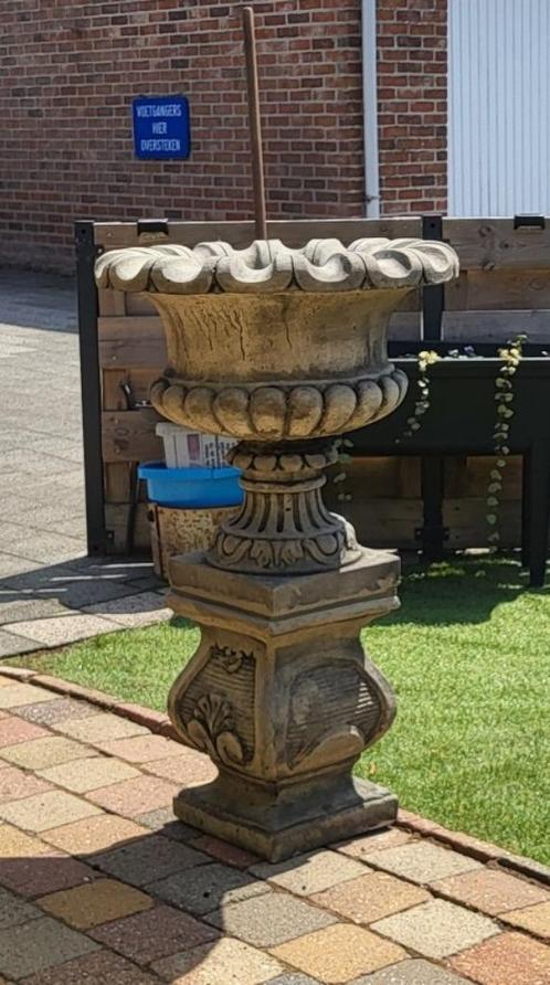 Tuinvaas op sokkel, Tuin en Terras, Tuinvazen, Nieuw, Ophalen of Verzenden