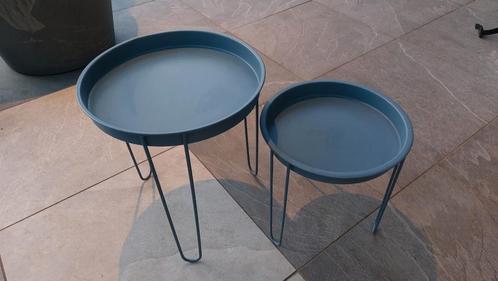 2 blauwe metalen bijzettafeltjes, Huis en Inrichting, Tafels | Bijzettafels, Zo goed als nieuw, Rond, Minder dan 45 cm, Minder dan 55 cm