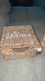 Servetten mandje ratan van Rivièra maison, Hobby en Vrije tijd, Picknickmanden, Ophalen of Verzenden, Zo goed als nieuw
