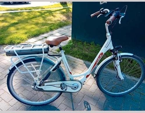 vogue basic in goede staat, Fietsen en Brommers, Elektrische fietsen, Gebruikt, Overige merken, 50 km per accu of meer, Ophalen