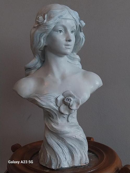 Art Nouveau jonge vrouw borstbeeld gesigneerd JJ, Antiek en Kunst, Kunst | Beelden en Houtsnijwerken, Ophalen of Verzenden