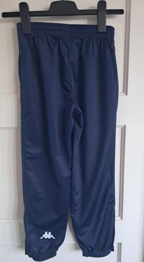 Kappa trainingsbroek maat 140 donkerblauw, Kinderen en Baby's, Kinderkleding | Maat 140, Zo goed als nieuw, Jongen of Meisje, Sport- of Zwemkleding