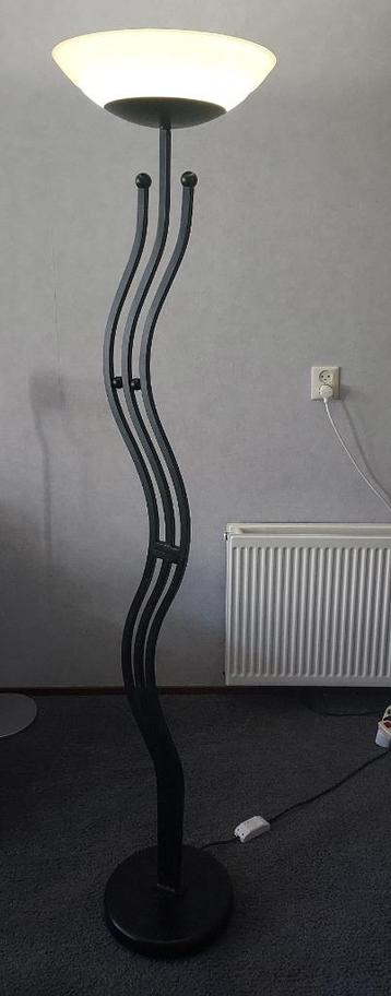 Staande vinted design lamp beschikbaar voor biedingen