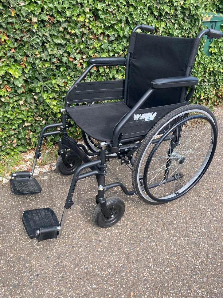 Nette Iets breedere rolstoel zwart, Diversen, Rolstoelen, Duwrolstoel, Ophalen