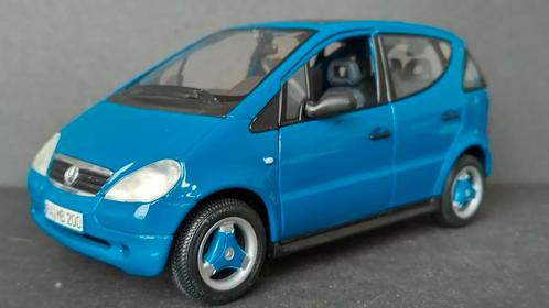 Mercedes Benz A Klasse 1:18 Maisto Pol, Hobby en Vrije tijd, Modelauto's | 1:18, Ophalen of Verzenden