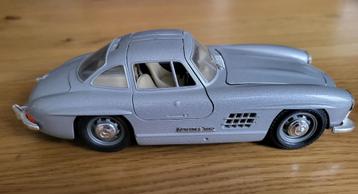 Zilvergrijze Mercedes-Benz 300 SL (1954) Bburago  als nieuw! beschikbaar voor biedingen