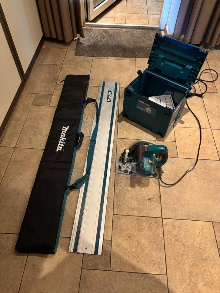 Makita  SP6000 Invalzaag met geleiderail 150cm, Doe-het-zelf en Verbouw, Gereedschap | Zaagmachines, Gebruikt, Invalzaag, 1200 watt of meer
