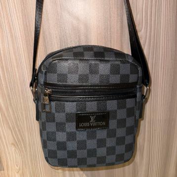 Louis Vuitton Schoudertas (NIEUW) beschikbaar voor biedingen