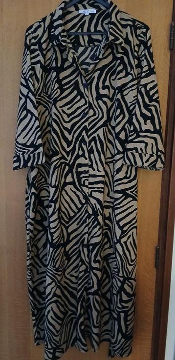 Mooie, wat langere jurk, Miss Etam Plus.maat 52 / 54 beschikbaar voor biedingen