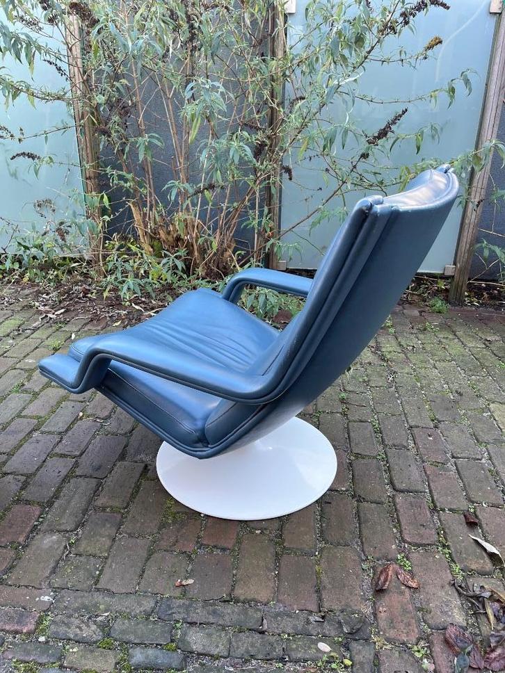 2x Artifort F140 Geoffrey Harcourt fauteuil Blauwgrijs leer, Huis en Inrichting, Fauteuils, Gebruikt, Hout, Leer, Metaal, Overige materialen