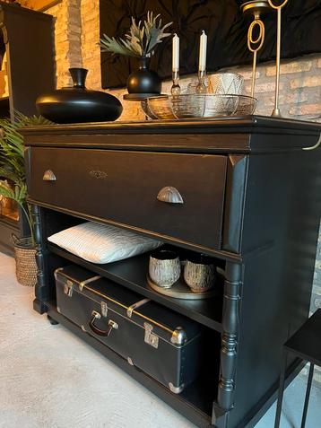 Kast/Dressoir beschikbaar voor biedingen