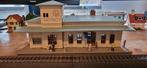 Mooi klassiek stationsgebouw H0, Overige merken, Gelijkstroom of Wisselstroom, Brug, Tunnel of Gebouw, Ophalen of Verzenden