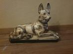 Antiek Frans gipsen beeld van een Duitse herder., Antiek en Kunst, Curiosa en Brocante, Ophalen of Verzenden