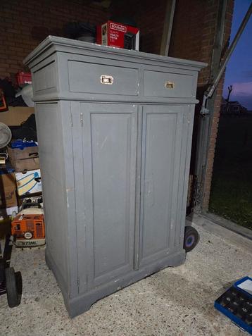 Brocante kast met lades, deuren en uitschuifplaat. beschikbaar voor biedingen