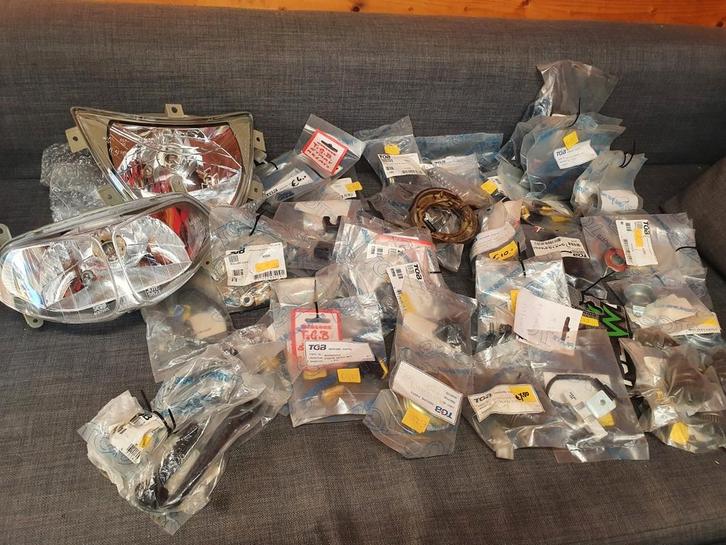 Diverse TGB onderdelen NIEUW en ORIGINEEL!, Fietsen en Brommers, Brommeronderdelen | Scooters, Nieuw, Koplamp, Ophalen of Verzenden