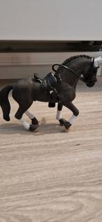 schleich Friese hengst in rijkleding, Ophalen of Verzenden, Gebruikt, Paard, Beeldje of Figuurtje